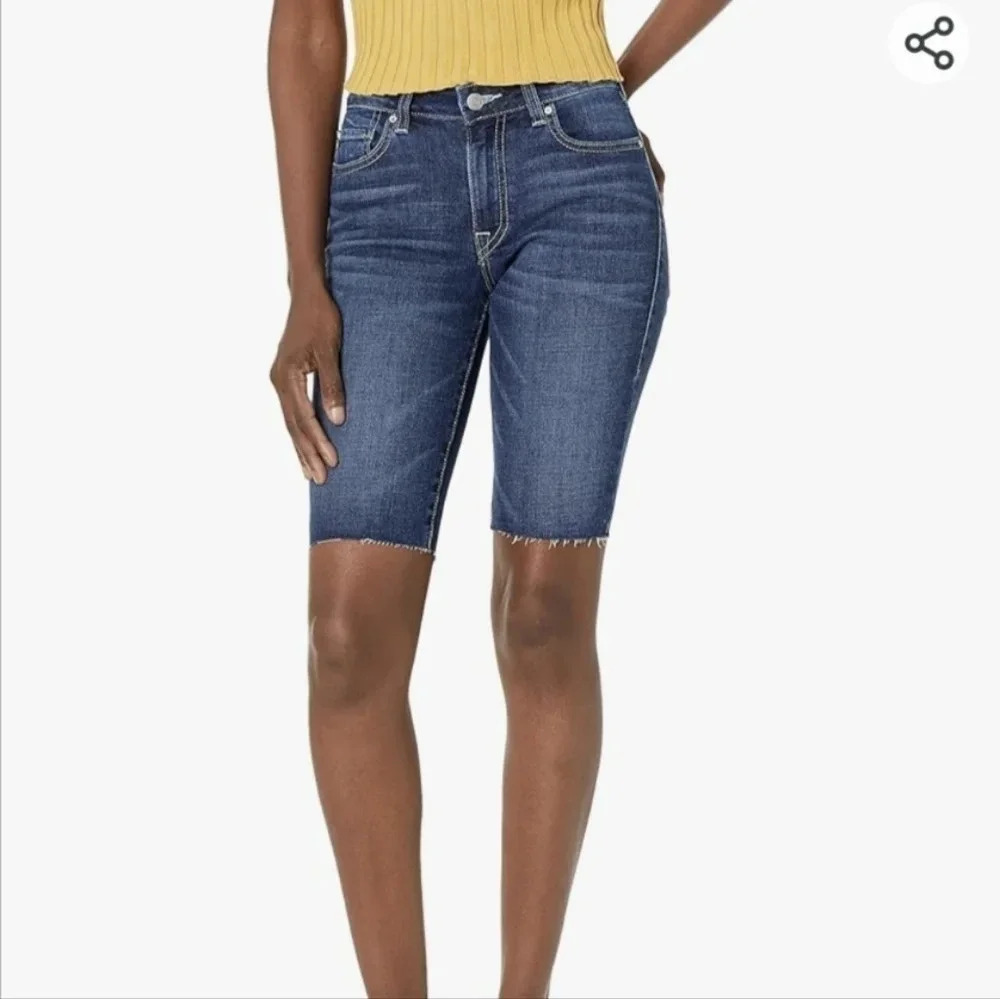 True Religion Riley Mid Rise Bermuda Short, Color Walking Dream Size 26 - Picture 1 of 14